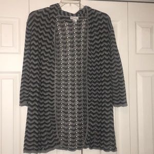 Black/gray chevron pattern cardigan